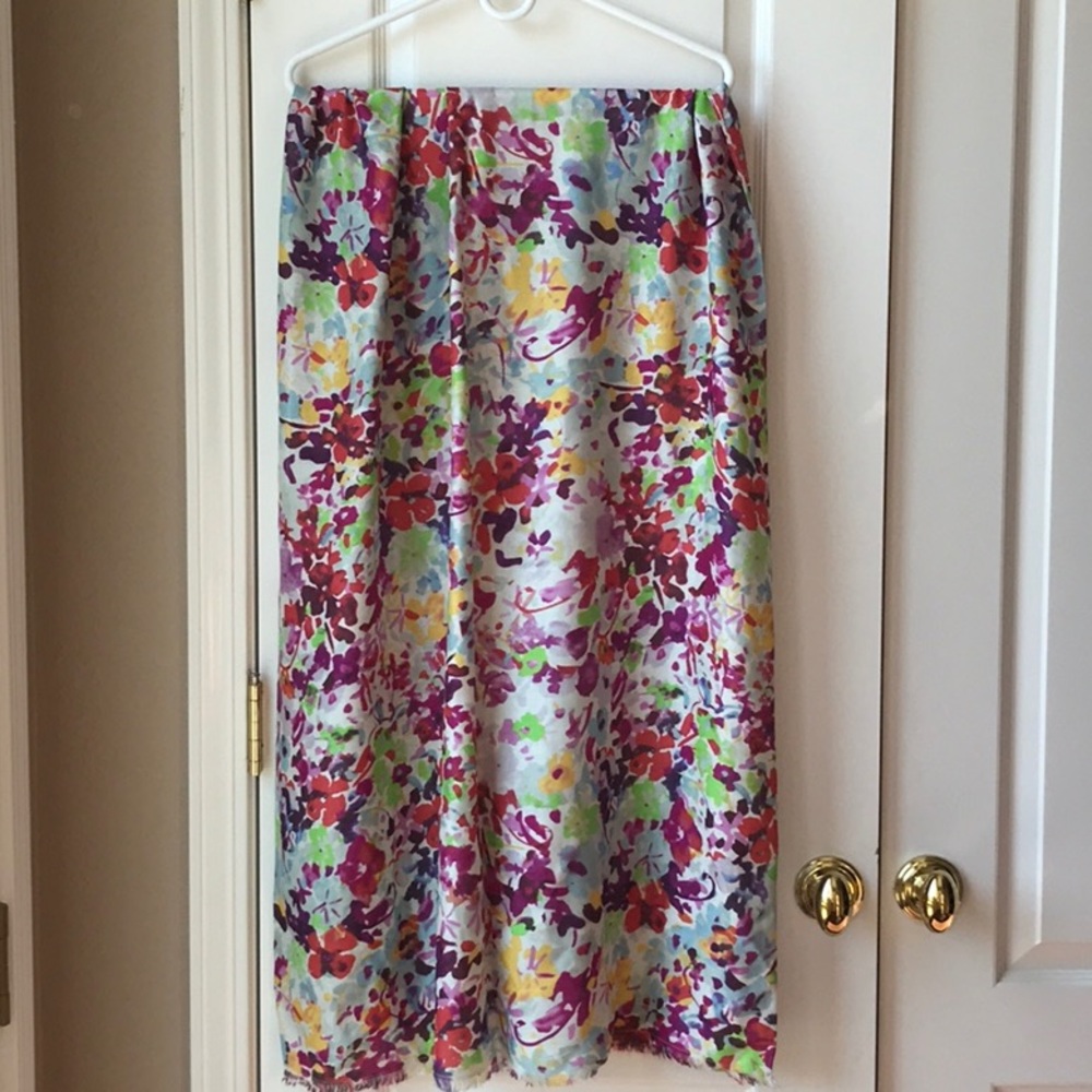 CABI  Beautiful print wrap. Abstract floral design